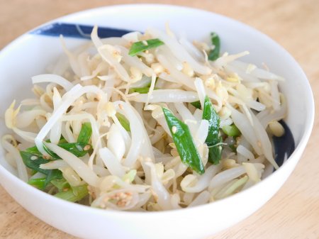 Bean sprout namole