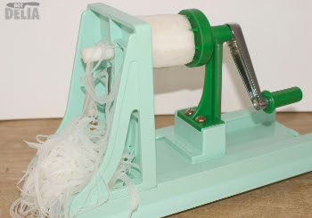 Japanese turning vegetable slicer from Benriner