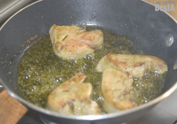 Cooked medallions of duck foie gras