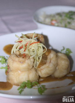 Wok-fried jumbo tiger prawns